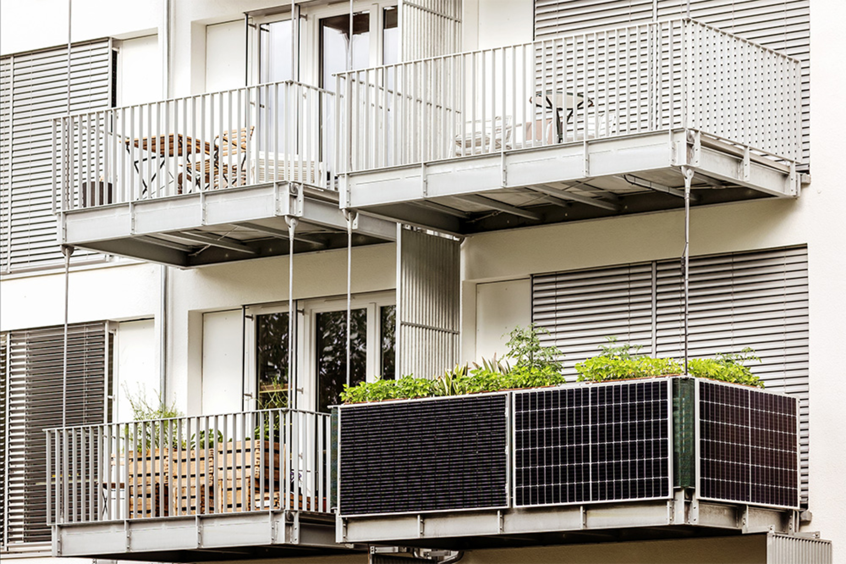 Balkon&shy;kraftwerk bei Elektro Moschcau Anlagenbau GmbH in Mühlhausen