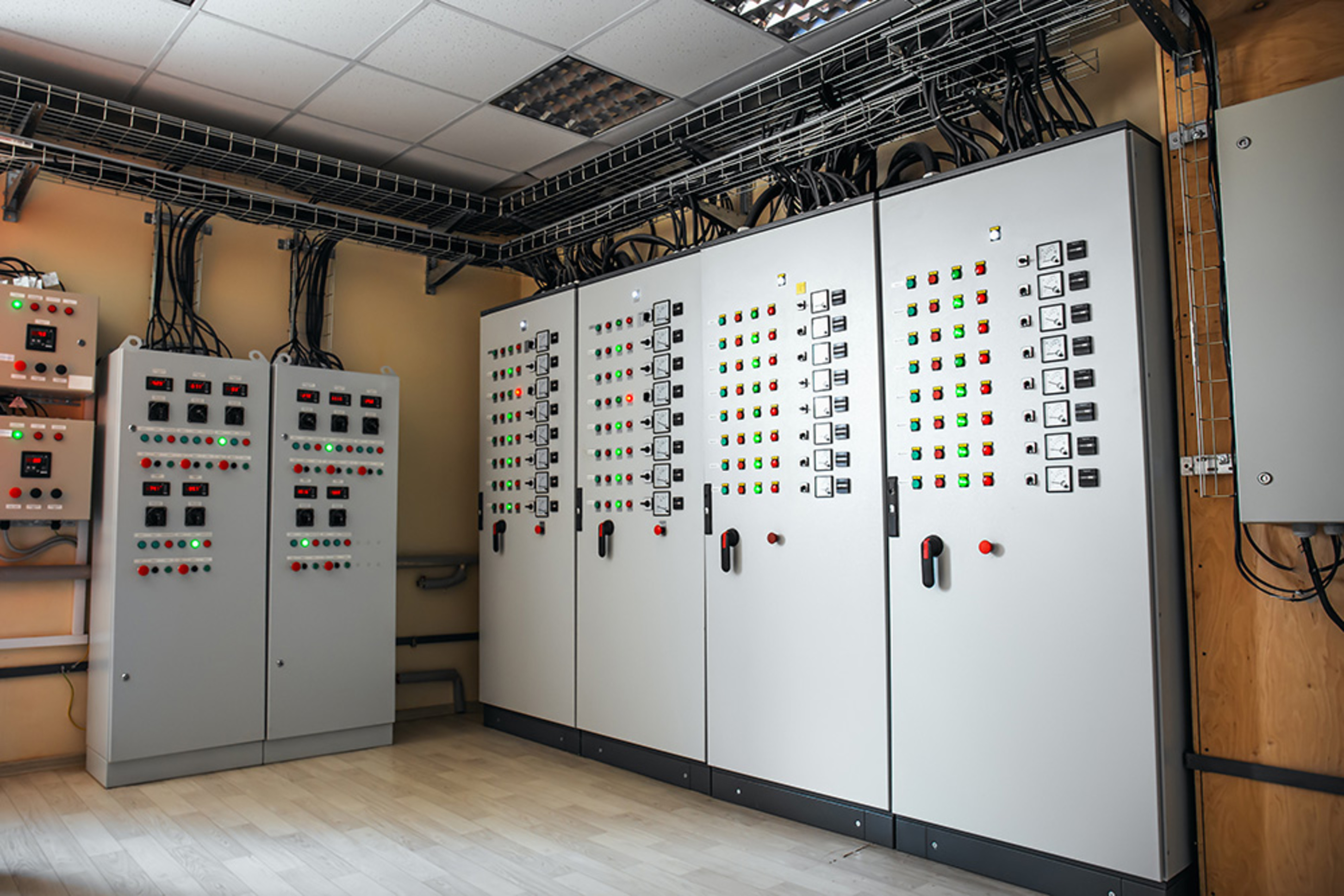 Schalt&shy;anlagen&shy;bau bei Elektro Moschcau Anlagenbau GmbH in Mühlhausen